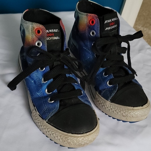 Star Wars Darth Vader Sketchers - Picture 1 of 4